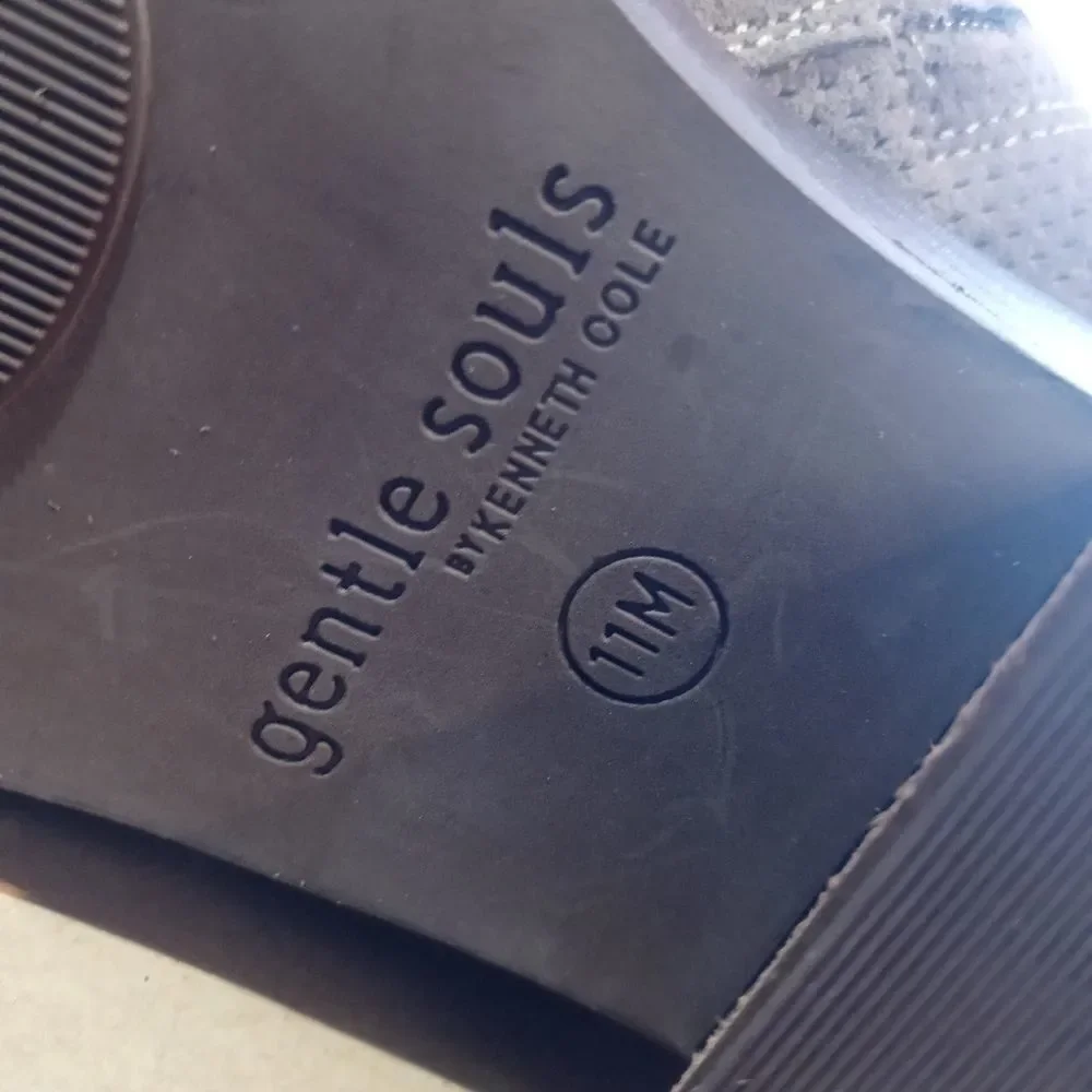 Gentle Souls by Kenneth Cole Sz. 11 Blaise Suede Ankle Wedge Boots